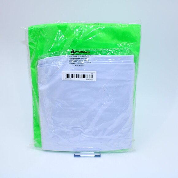 LuxeOne Inflatable Water Chair for Adults - Green - Picture 3 of 3